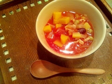 お腹スッキリ☆お豆とお芋のトマトスープ